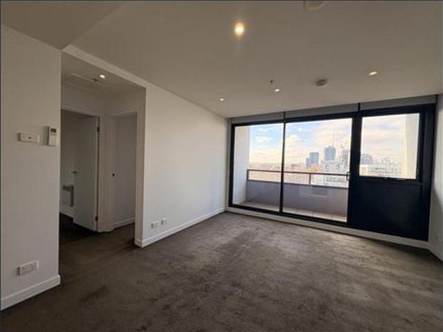 Modern City Edge Living I 2 Bed, 2 Bath Apartment in Prime Footscray