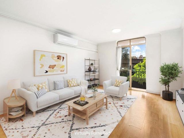 Modern city fringe living in a convenient location