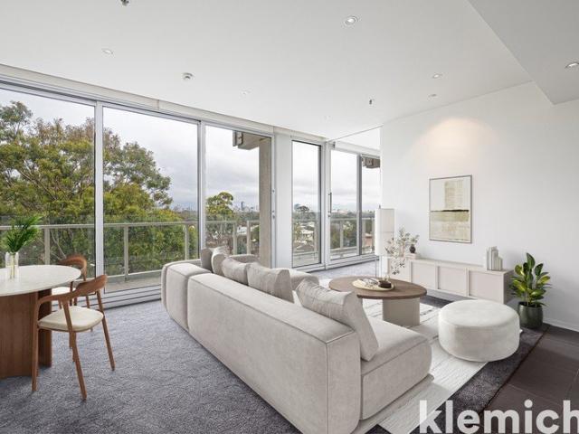 Modern city fringe living with views to the city and hills