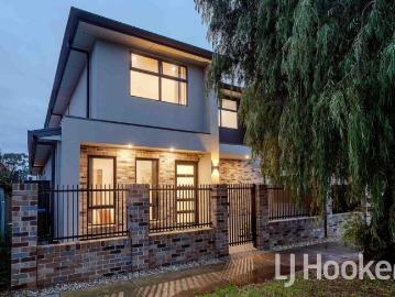 Modern Class with Seamless Family Living