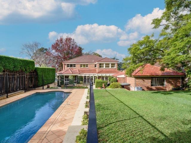 Modern classic grand scale home balances refinement with relaxation