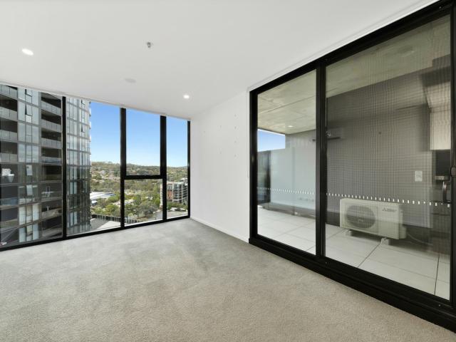 Modern Amenities. Urban Location. Sophisticated Style