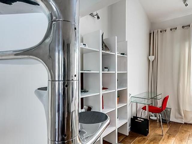 Modern and original loft in the heart of the Marais