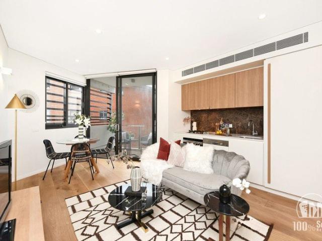 Modern and Affordable One Bedroom on the edge of Centennial Parklands