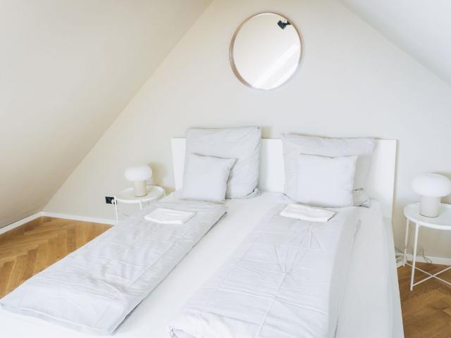 Modern and beautiful suite in quiet street, Hallbergmoos, Hallbergmoos Amsterdam Apartments for Rent