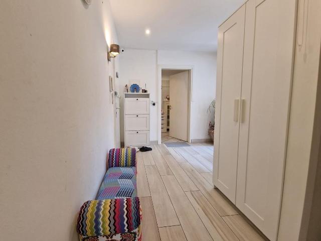 Modern and Bright 4 Room Apartment with Large Balcony in a Quiet Location – Your New Home Awaits!, Dusseldorf Amsterdam Apartments for Rent