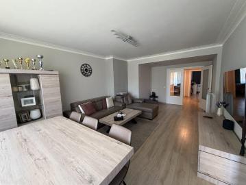Modern and bright 2 bedroom apartment