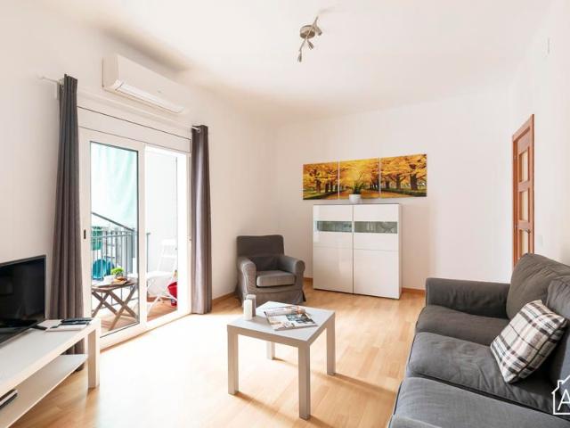 Modern and Bright Two Bedroom Apartmentin the Sants District