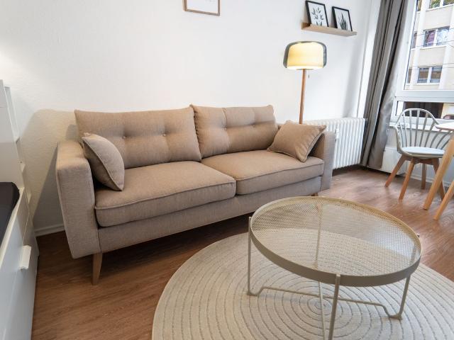 Modern and bright apartment in the heart of Düsseldorf, Dusseldorf Amsterdam Apartments for Rent