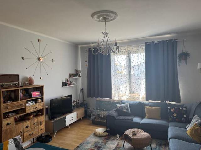 Modern and Bright Apartment Recently Renovated!