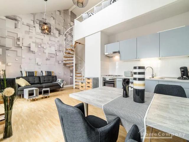 Modern and bright furnished studio between trendy Schanze and Rotherbaum