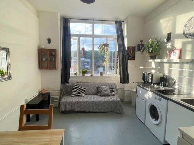 Modern and bright studio in Hackney Wick shortstay