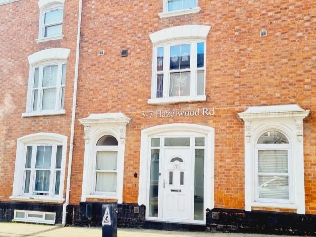 Modern and central 1 bed self contained flat