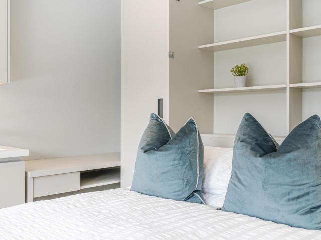 Modern and charming studio in Ealing Has an Apartment
