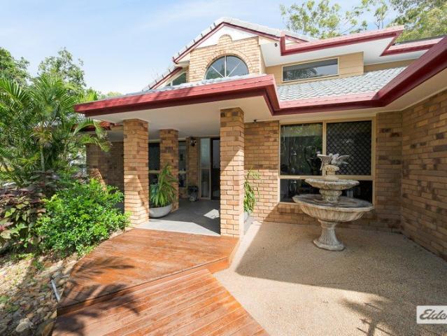 MODERN AND COMFORTABLE FAMILY HOME WITH SOLAR AND INGROUND SWIMMING POOL!