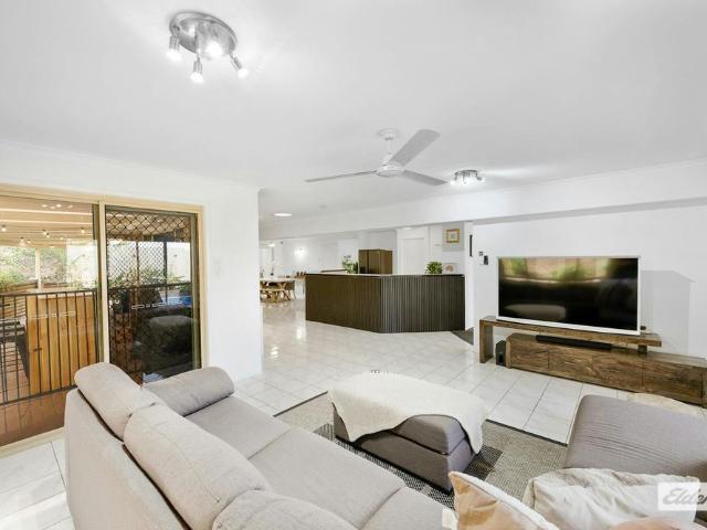 MODERN AND COMFORTABLE FAMILY HOME WITH SOLAR AND INGROUND SWIMMING POOL!