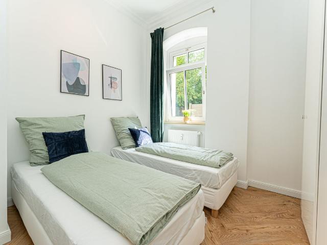 Modern and completely renovated 4 room apartment with kitchen living room in the heart of Berlin Köpenick, Berlin Amsterdam Apartments for Rent
