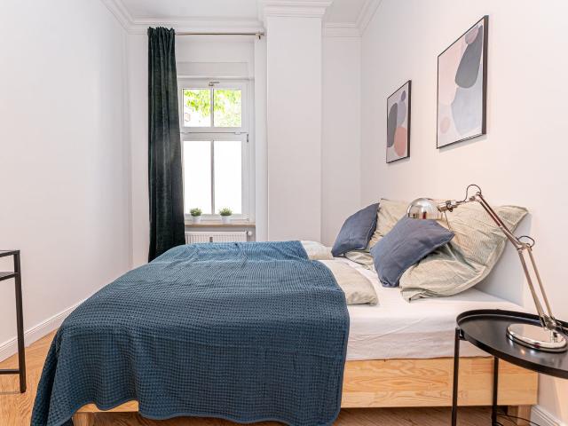 Modern and completely renovated 5 room apartment with kitchen living room in the heart of Berlin Köpenick, Berlin Amsterdam Apartments for Rent