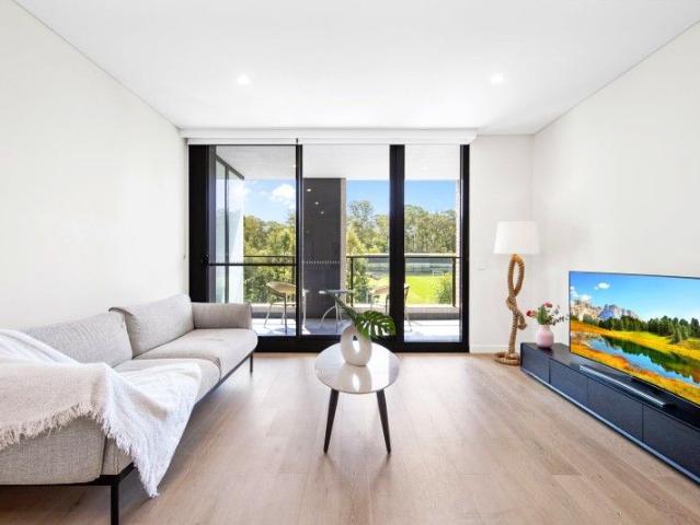 MODERN and CONVENIENT 2 BEDROOM WITH LARGE STUDY