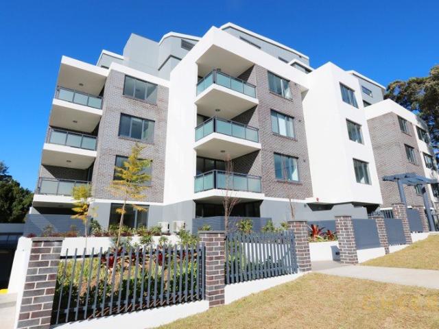 Modern and Convenient Living in a Prime Asquith Location!