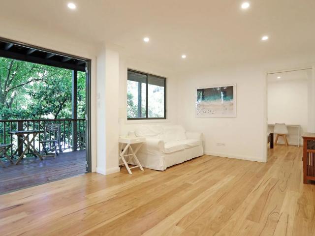 Modern and Conveniently Located Enter via Howell Close