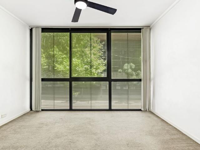 Modern and Cosy One Bedroom Apartment with Parking