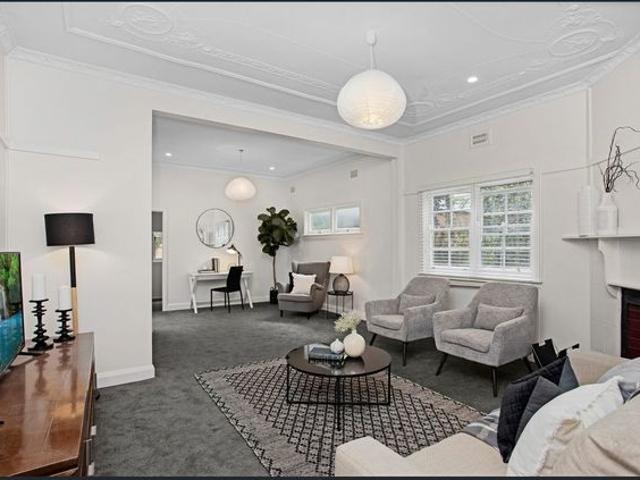 Modern and Cozy 3 Bedroom Cottage