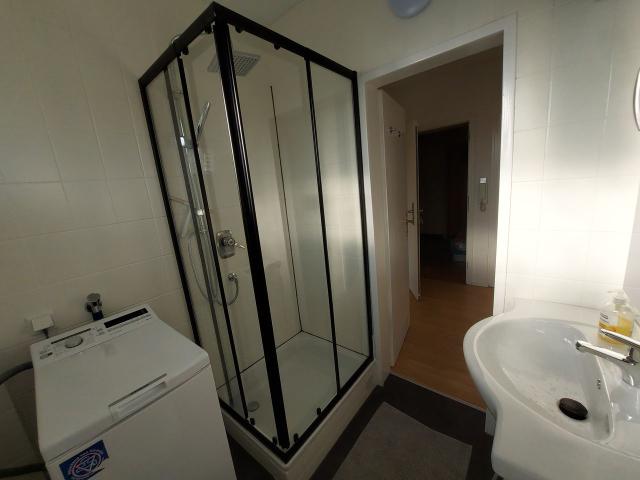 Modern and cozy. Bright apartment centrally located in Duisburg – garage optional Duisburg Amsterdam Apartments for Rent