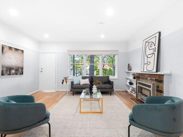 Modern and Cozy Living in Deer Park: Your Dream Home Awaits!