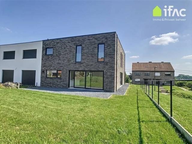 Modern and energy efficient villa