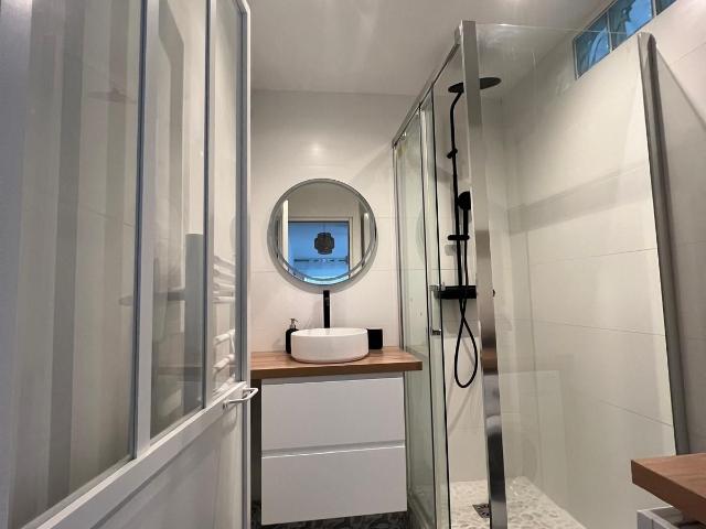 Modern and fully furnished flat with balcony near Bercy temporary lease, Paris Amsterdam Apartments for Rent
