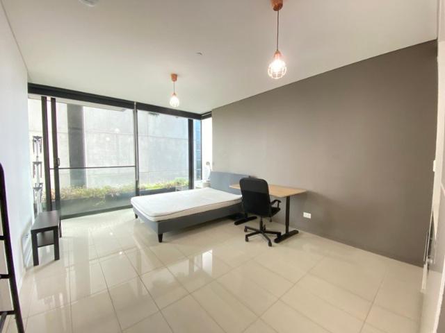 Modern and furnished Studio at Central Park Chippendale!