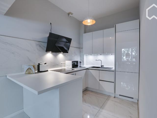 Modern and fancy home in great location with balcony, Dusseldorf Amsterdam Apartments for Rent
