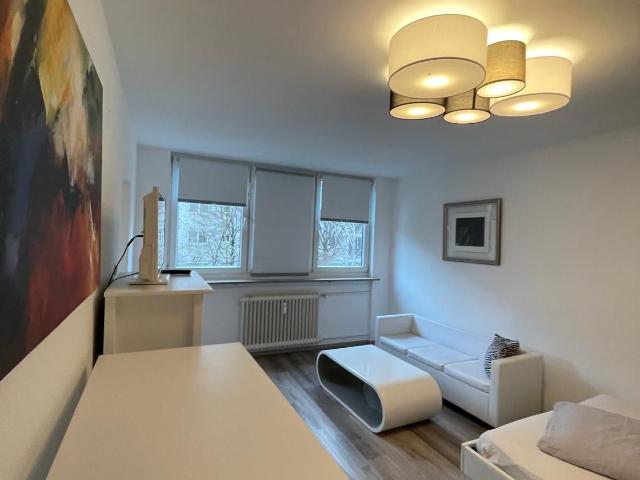 Modern and fashionable home located in München Westend, Munchen Amsterdam Apartments for Rent