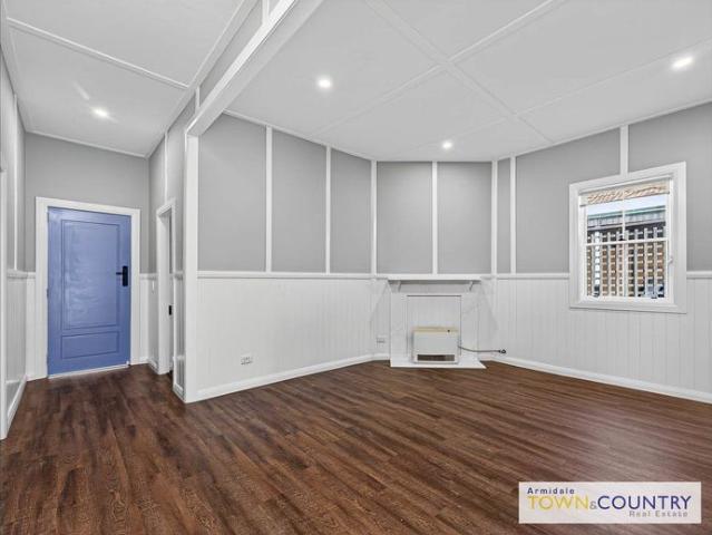 Modern and Fresh  3 Bedroom Home! Welcome to 110 Niagara Street, Armidale!