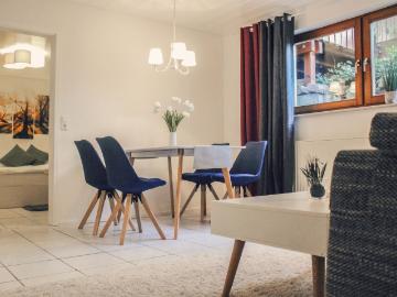 Modern and friendly basement apartment for up to 4 people. between Karlsruhe and Rastatt
