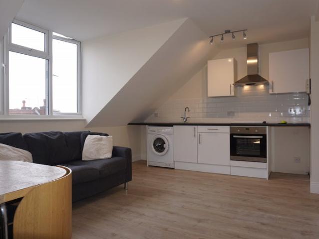 Modern and light newly refurbished 1 bedroom flat