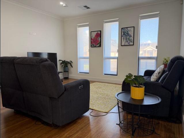 Modern and low maintenance 3 bedroom home, offering comfortable family living in a convenient setting