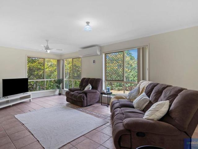 Modern and Low Maintenance Living in a Family Friendly Pocket
