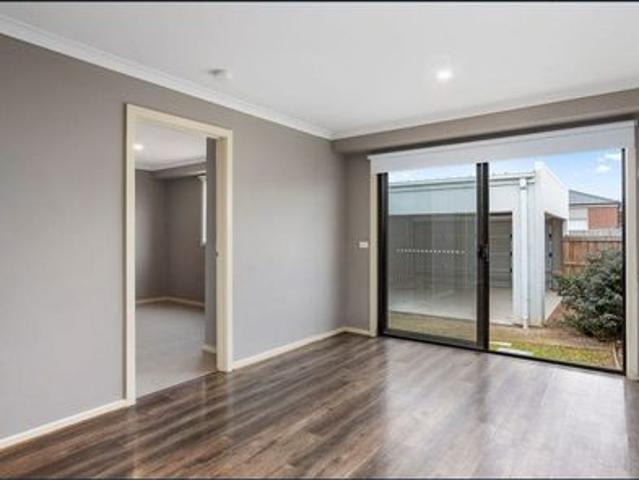 Modern and Low Maintenance Living in a Prime Location
