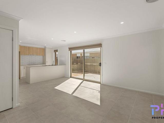MODERN AND LOW MAINTENANCE LIVING IN HUNTLY!