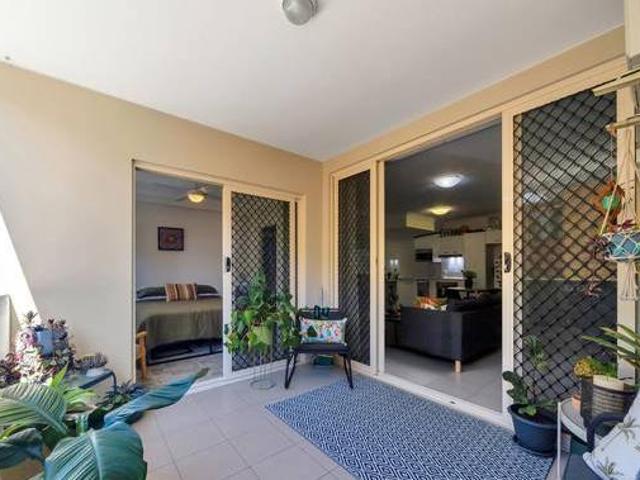 Modern and Private Apartment situated only 6km from Brisbane CBD