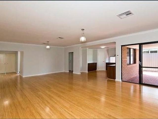 Modern and Large size Rooms – 92 Columbia Parkway, Piara Waters