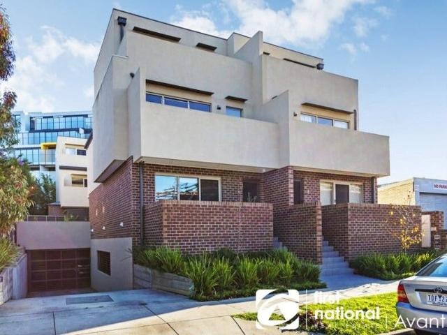 Modern and quality townhouse in excellent location
