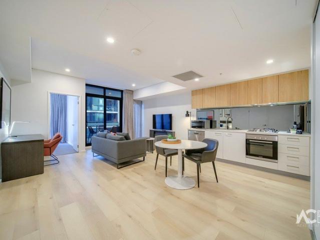 Modern and stylish apartment in the heart of the city!