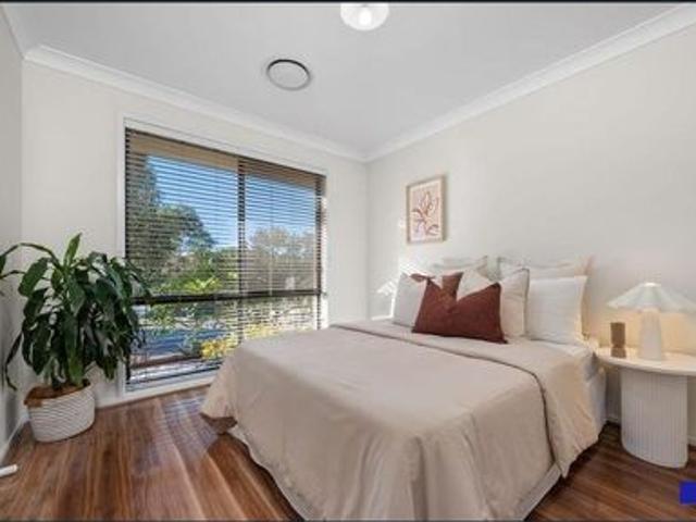 MODERN AND STYLISH LARGE FAMILY HOME