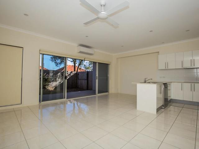 Modern and Stylish Townhouse in Moorooka