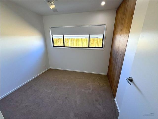 Modern and Sophisticated 2 Bedroom House for Rent in Bellbird Park A Perfect Blend of Comfort and Convenience