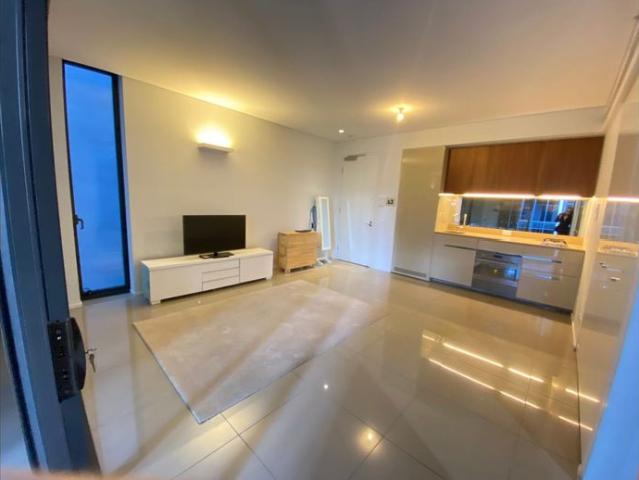 Modern and spacious one bed one bath in Central Park
