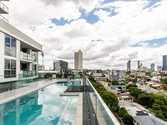 MODERN AND SPACIOUS APARTMENT KANGAROO PT NORTH EAST WITH PANORAMIC CITY VIEWS